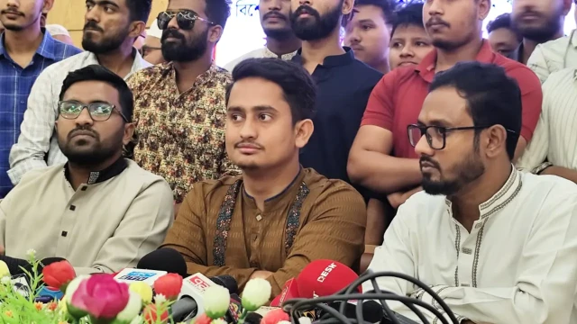গণহত্যার বিচার দৃশ্যমান না হলে নির্বাচন পেছাতে পারে : সারজিস আলম