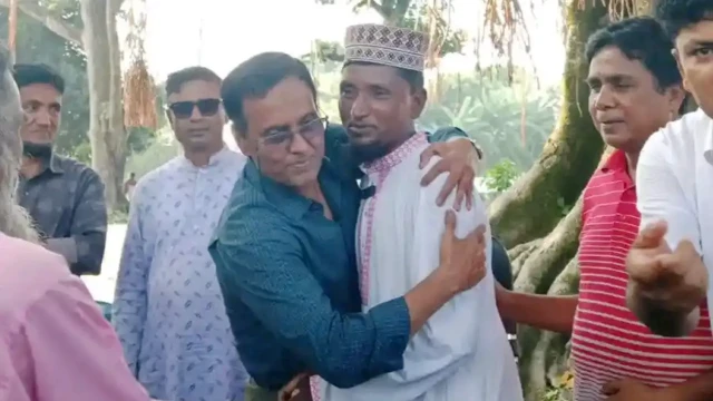 সিরাজগঞ্জে জামায়াতের ৩০ নেতাকর্মীর বিএনপিতে যোগদান