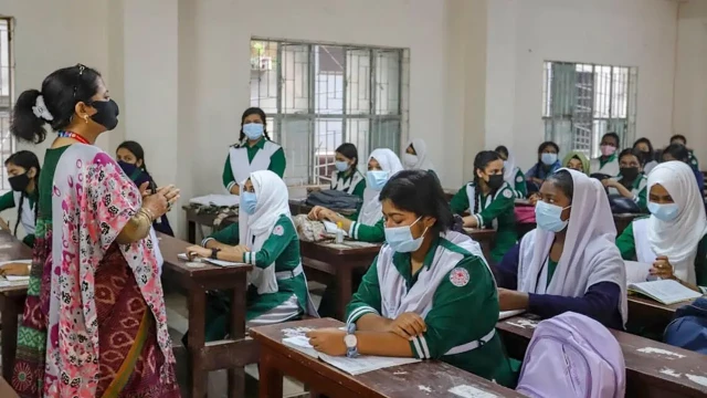 শনিবারও ক্লাস নেওয়ার সিদ্ধান্ত এমপিওভুক্ত শিক্ষকদের