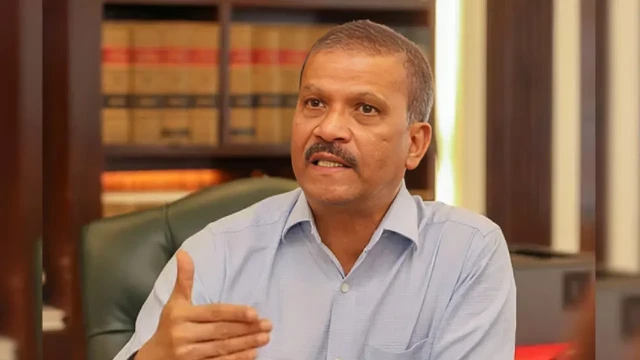 বর্তমান সরকার নিরপেক্ষভাবেই দায়িত্ব পালন করছে: আইন উপদেষ্টা