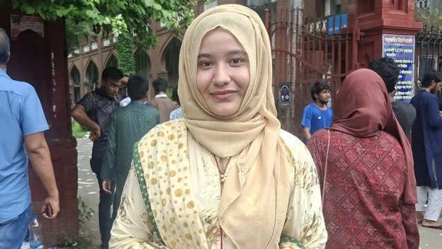 ডাকসু নেত্রী রাফিয়ার ময়মনসিংহের বাসায় ককটেল হামলা