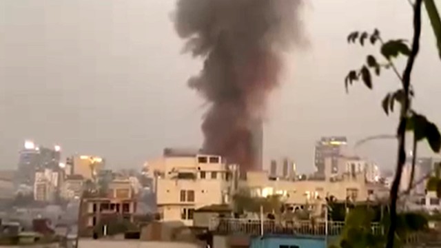 রাজধানীর কড়াইল বস্তিতে আগুন, ঘটনাস্থলে ফায়ার সার্ভিসের ১১ ইউনিট