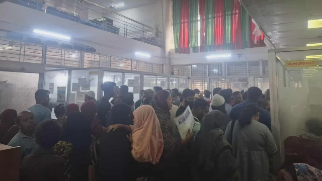 চাকরিগত পদোন্নতির দাবিতে সরকারি হাসপাতালে পরীক্ষা–নিরীক্ষা বন্ধ