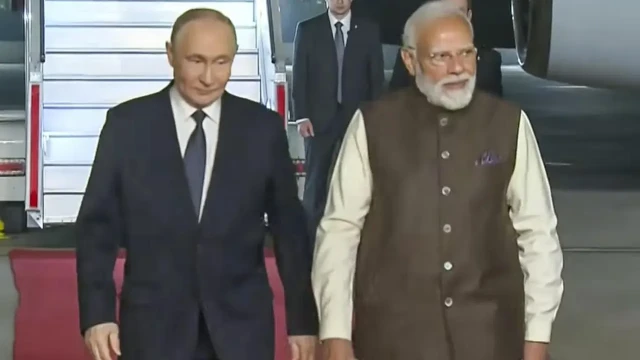 ভারতে দুই দিনের সরকারি সফরে পৌঁছালেন রুশ প্রেসিডেন্ট ভ্লাদিমির পুতিন