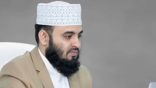 গুলিবিদ্ধ হাদিকে নিয়ে যা বললেন মিজানুর রহমান আজহারি