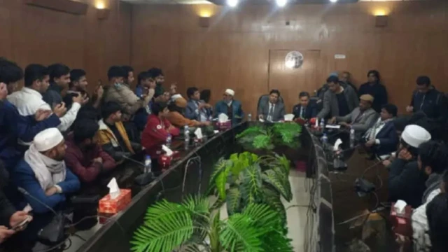 আন্দোলনের মুখে রাবিতে আওয়ামীপন্থি ছয় ডিনের পদত্যাগ