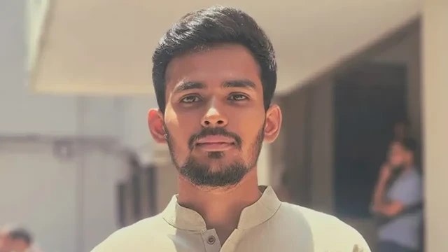 ঢাকা-১০ আসনে মনোনয়ন ফরম সংগ্রহ করলেন আসিফ মাহমুদ