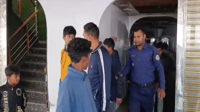 দুই লঞ্চের সংঘর্ষ: অ্যাডভেঞ্চার-৯ আটক, চার কর্মী গ্রেপ্তার