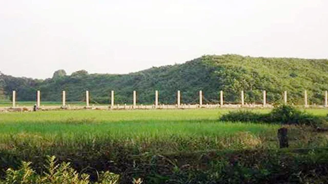 টেকনাফ সীমান্তে মিয়ানমার থেকে ছোড়া গুলিতে বাংলাদেশি কিশোরীর মৃত্যু