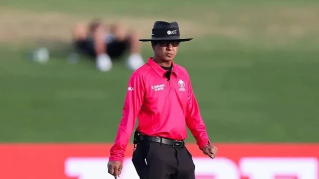 নিরাপত্তা বিবেচনায় অনফিল্ড নয়, কাচের ঘরেই দায়িত্ব পালন করলেন সৈকত?