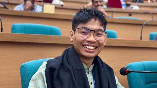 ডাকসু ছাড়ার ঘোষণা সর্বমিত্র চাকমার, ঘটনার জন্য প্রকাশ্যে ক্ষমা