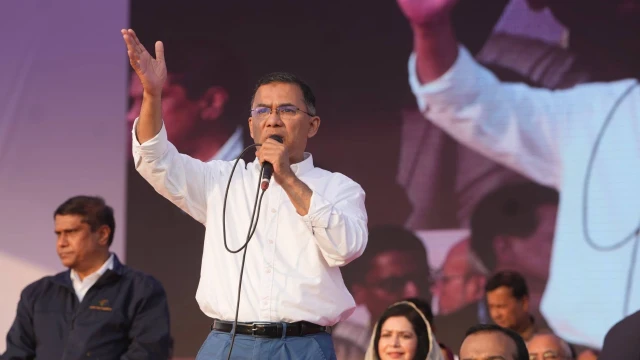 কবর জিয়ারত শেষে রংপুরের জনসভায় বক্তব্য দেবেন তারেক রহমান