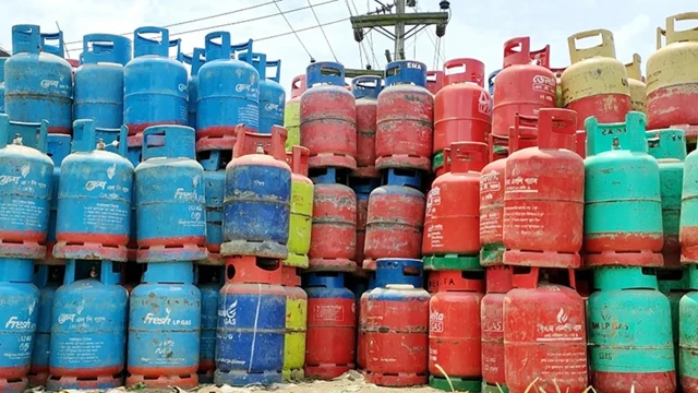 ফেব্রুয়ারিতে এলপিজির দাম কী হচ্ছে, জানা যাবে সোমবার