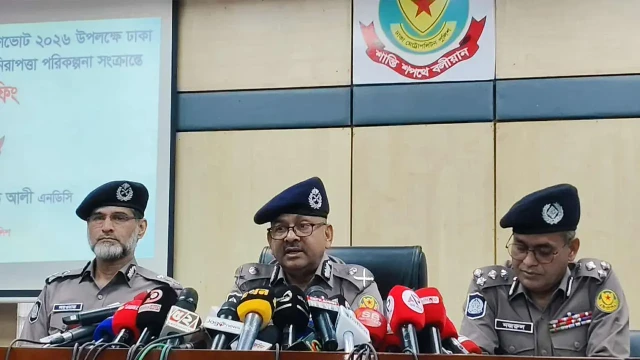 যানজটে আটকে পুলিশ, ডেইলি স্টার–প্রথম আলোতে হামলা ঠেকানো সম্ভব হয়নি: ডিএমপি কমিশনার