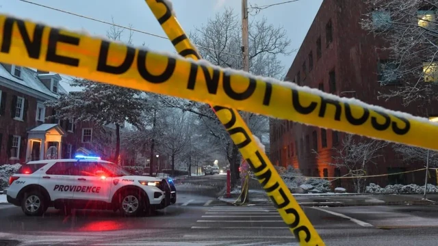 কানাডার স্কুলে গুলির ঘটনা, প্রাণ গেল ১০ জনের