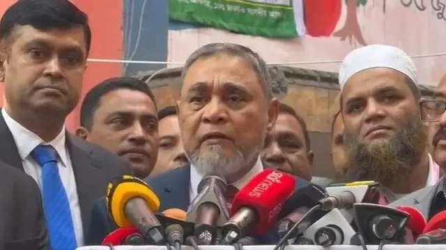 ভোটকেন্দ্রে এখন মানুষের ঢল, আগের মতো ফাঁকা দৃশ্য নয়: সিইসি