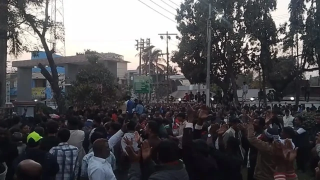 জাতীয় সংসদ নির্বাচন ও গণভোট ২০২৬-এ পাবনা-৩ ও পাবনা-৪ আসনের ফলাফল পুনরায় গণনার দাবিতে জেলা প্রশাসকের...