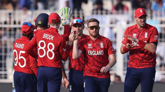 স্কটল্যান্ডকে হারিয়ে সুপার এইটের দৌড়ে টিকে রইল ইংল্যান্ড