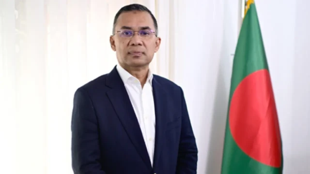 সরকারি গাড়ি নয়, ব্যক্তিগত গাড়িতেই চলাচল প্রধানমন্ত্রীর