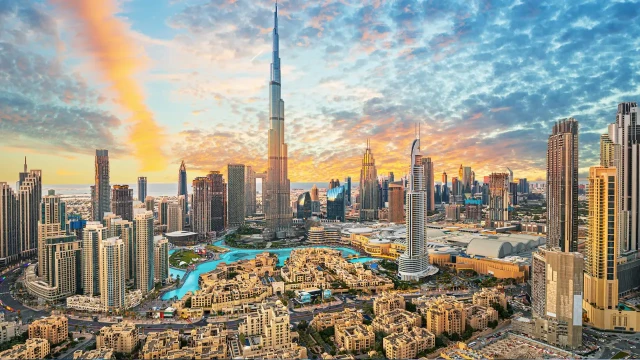 দুবাইয়ে বিস্ফোরণসদৃশ শব্দ, পাম আইল্যান্ড এলাকায় আগুন-ধোঁয়ার খবর