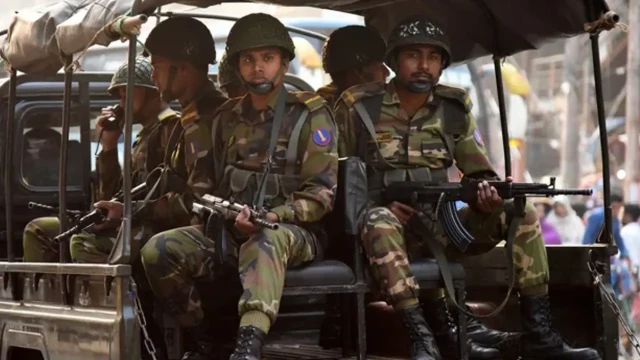 তেল ডিপোর নিরাপত্তায় সেনাবাহিনী মোতায়েনের নির্দেশ