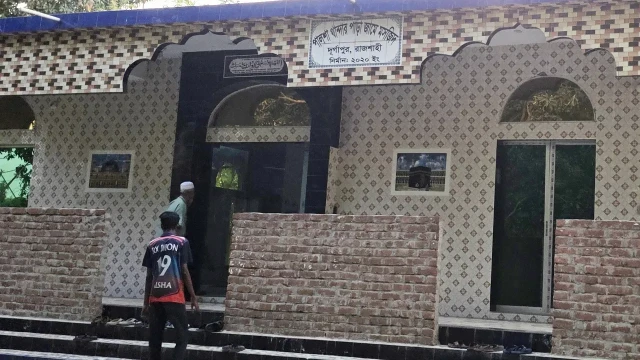 দুর্গাপুর উপজেলা-এর পালশা থান্দারপাড়া এলাকায় অবস্থিত প্রায় ২৭০ বছরের পুরোনো একটি এক গম্বুজবিশিষ্ট মস...