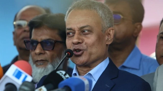 দেশে জ্বালানি তেলের ঘাটতি নেই, দাম বাড়ানোর পরিকল্পনাও নেই: সেতুমন্ত্রী