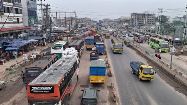 ঈদ উপলক্ষে মহাসড়কে যান চলাচলে বিশেষ নির্দেশনা, ট্রাক-লরি চলবে না ৭ দিন