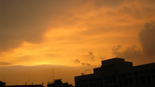 শাওয়ালের চাঁদ দেখা যায়নি, শনিবার দেশে ঈদ উদ্‌যাপন