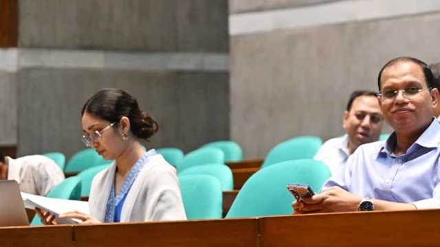 সংসদের ভিভিআইপি গ্যালারিতে বসে অধিবেশন দেখলেন জাইমা রহমান