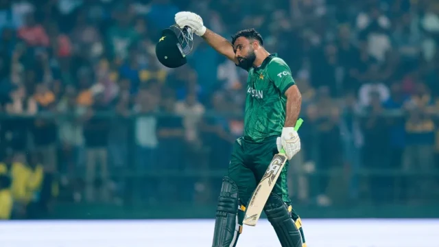 পিএসএলে বল টেম্পারিং অভিযোগ, দুই ম্যাচে নিষিদ্ধ ফখর জামান