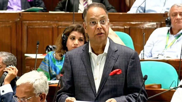 আতঙ্কে তেলের চাহিদা বেড়েছে, সরবরাহ স্বাভাবিক—সংসদে জ্বালানিমন্ত্রী