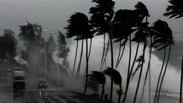 রাতে কয়েক জেলায় ঝড়ের আশঙ্কা, ঘণ্টায় ৮০ কিমি বেগে হাওয়া বইতে পারে