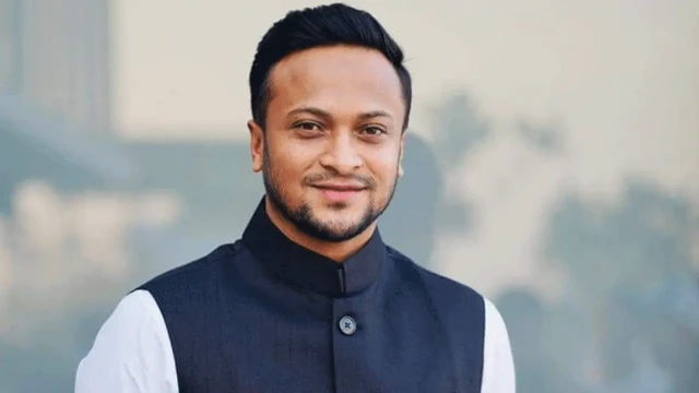 রাজনীতিতে ফেরার ইঙ্গিত দিলেন সাকিব, আপাতত ক্রিকেট ও পরিবারে মনোযোগ