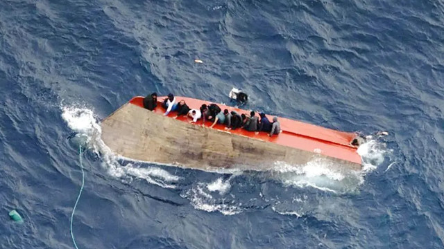 ভূমধ্যসাগরে নৌকাডুবি: নিখোঁজ অন্তত ৭০, জীবিত উদ্ধার ৩২