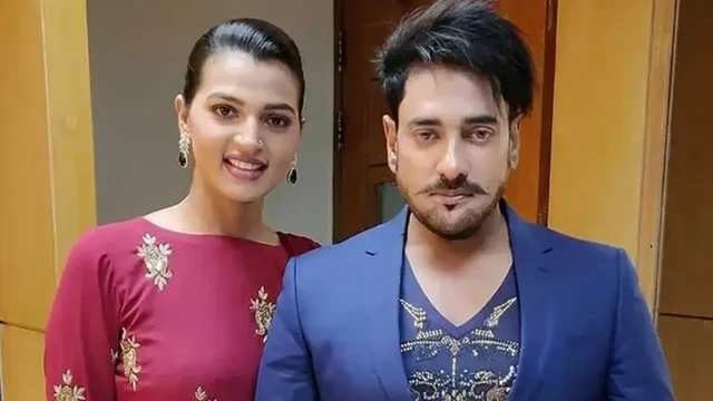 রাজনীতিতে নামার ঘোষণা অনন্ত-বর্ষা দম্পতির