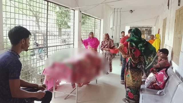 কুষ্টিয়ায় উত্তেজনার জেরে কথিত পীরের মৃত্যু, ভাঙচুর ও আগুনের ঘটনা