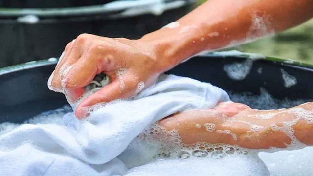 আজ বিশ্ব ধোলাই দিবস, পরিচ্ছন্ন জীবনের বার্তা