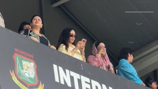মিরপুরে বাংলাদেশ-নিউজিল্যান্ড ম্যাচে দর্শক সারিতে জাইমা রহমান