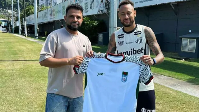 ব্রাজিলে নেইমারের হাতে উঠল বাংলাদেশের জার্সি, ভক্তদের উচ্ছ্বাস