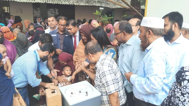 চট্টগ্রামে হাম ও রুবেলা সংক্রমণ মোকাবিলায় ‘জরুরি এমআর টিকাদান ক্যাম্পেইন-২০২৬’ আনুষ্ঠানিকভাবে শুরু হ...