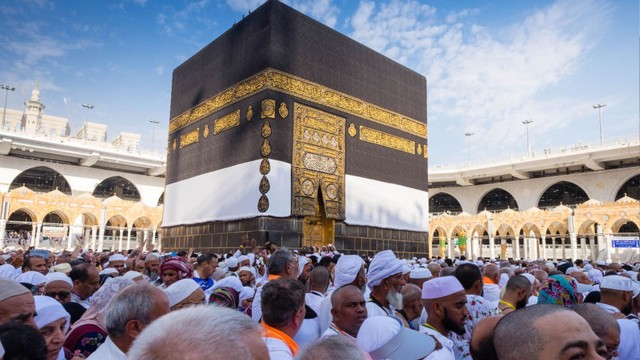 ভিজিট ভিসায় হজের চেষ্টা: সহায়তা করলে বড় অঙ্কের জরিমানার সতর্কতা