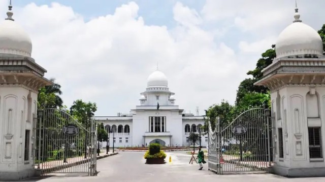 বার নির্বাচন ঘিরে সুপ্রিম কোর্টে উত্তেজনা, পাল্টাপাল্টি অবস্থান আইনজীবীদের