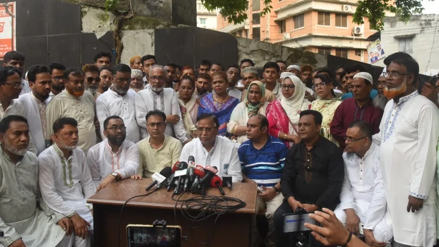 ডেঙ্গু প্রতিরোধে নাগরিক সচেতনতায় জোর দিলেন ডিএসসিসি প্রশাসক