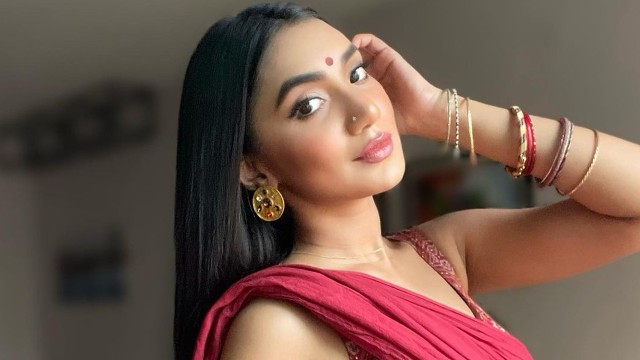 গুঞ্জন ও ভিত্তিহীন প্রচারণার বিরুদ্ধে ক্ষোভ ঝাড়লেন সুনেরাহ