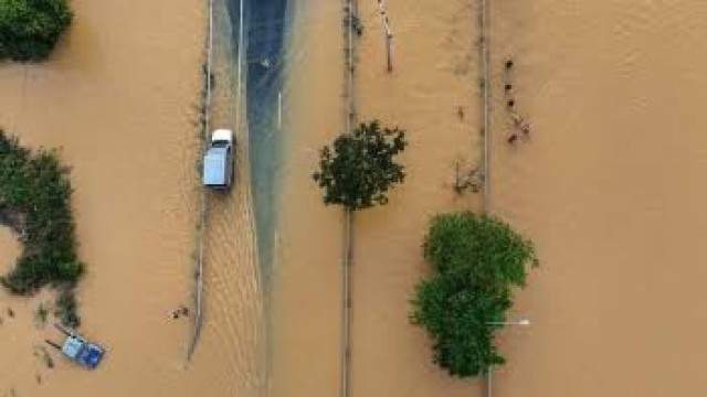থাইল্যান্ডে ভয়াবহ বন্যায় নিহত বেড়ে ১৬২