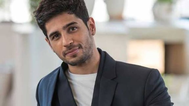 ৪১ বছর বয়সে সিদ্ধার্থ মালহোত্রার সম্পত্তি ও জীবন