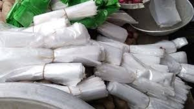 বরিশালে অবৈধ পলিথিন কারখানায় অভিযান: ৭৬০ কেজি পলিথিন ও ৩ টন কাঁচামাল জব্দ