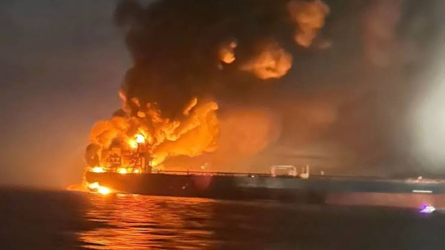 কৃষ্ণসাগরে রাশিয়ার ২ ট্যাঙ্কার জাহাজ উড়িয়ে দিলো ইউক্রেন