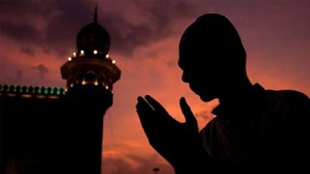 নিজের, বাবা-মা ও উম্মাহর ক্ষমার জন্য যে দোয়াটি পড়বেন